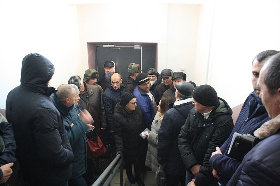 Люди ведут себя вежливо, обходится без драк. Фото: Екатерина ПОДВИНЦЕВА