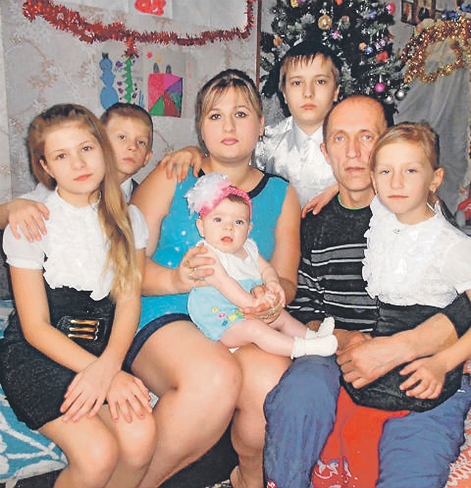 Нина Дмитрушкина родила Евочку для клиента, но в результате девочка стала пятым ребенком в многодетной семье. Фото: Семейный архив