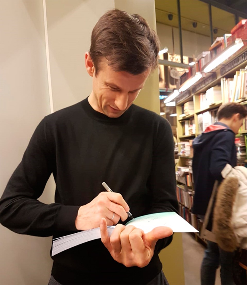Сергей Семак на презентации книги жены «Близость». Фото: автора