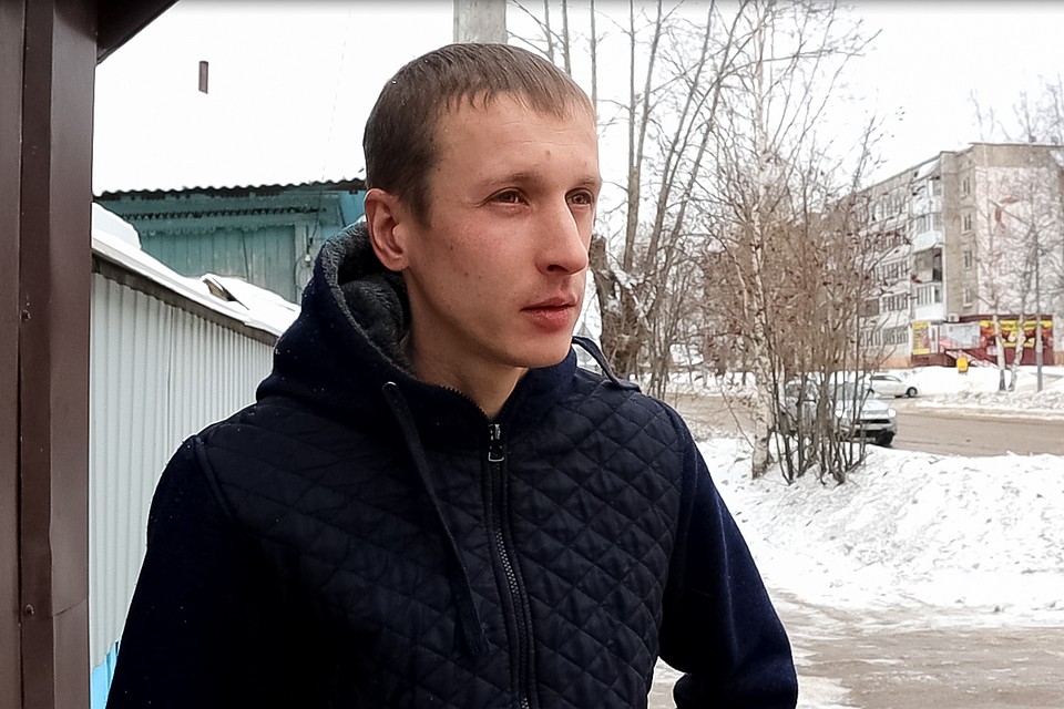 Сергей говорит, что собачий лай из этого гаража доносится уже лет пять. Фото: Василий Вахрин