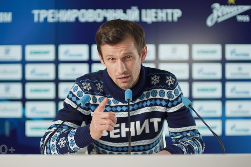 Семак обещает проследить за выполнением обещаний. Фото: ny2020.fc-zenit.ru