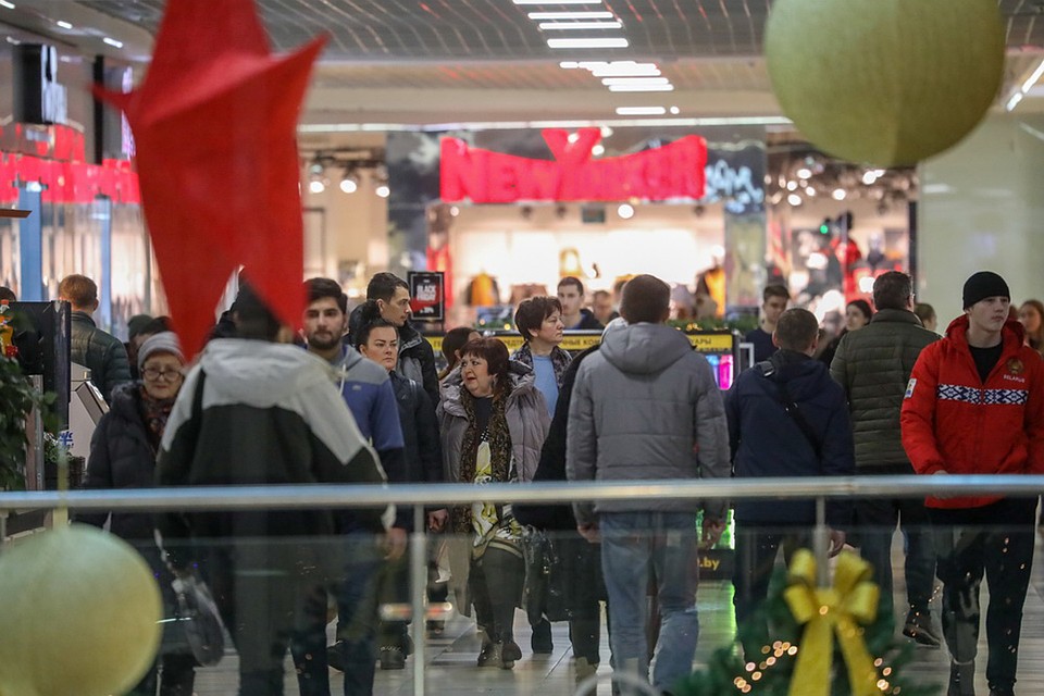В Dana Mall, работают сотни магазинов ведущих мировых брендов и лучших отечественных производителей.