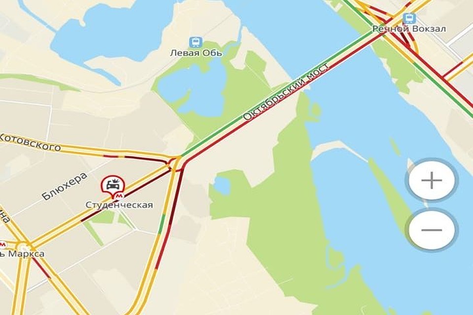 Автомобилисты попытались объехать затор на Димитровском мосту, но Октябрьский сейчас тоже встал. Фото: Дубль ГИС