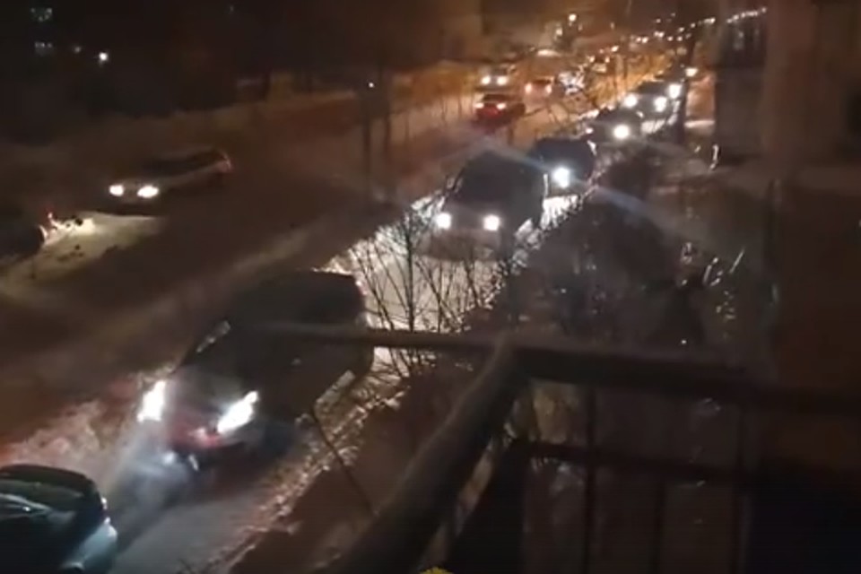 Новосибирцы говорят, что такое видят впервые. Фото: стоп-кадр