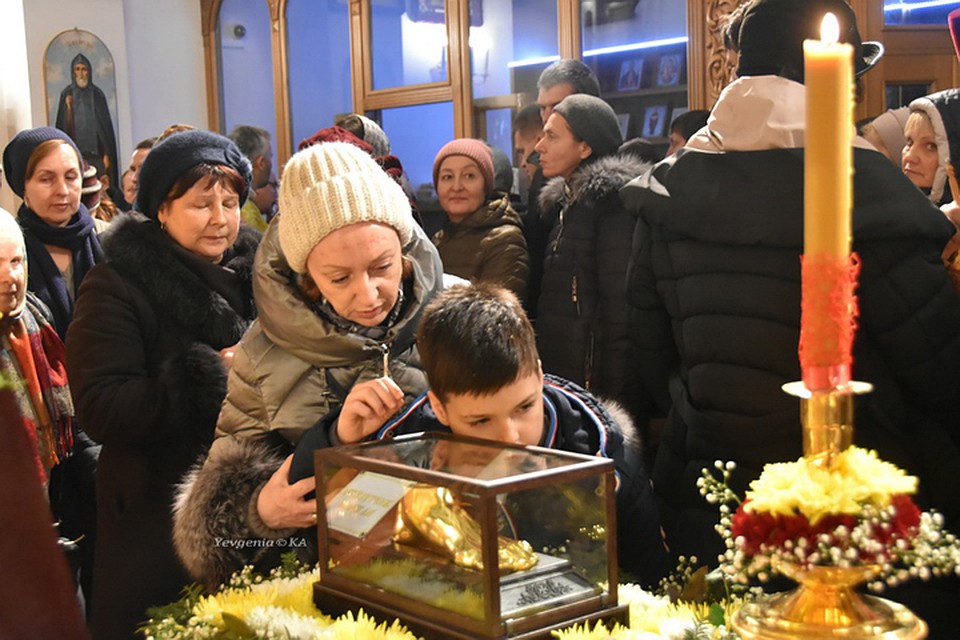 Ковчег с мощами святого выполнен в виде ступни. Фото: Евгения Карпачева