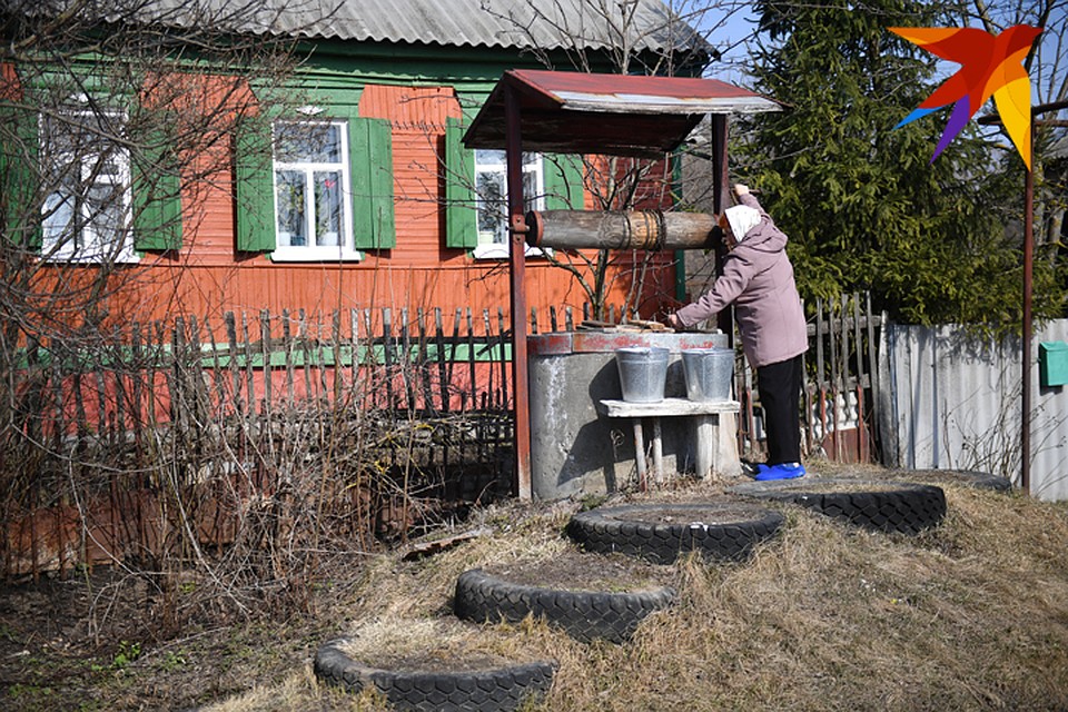 Все чаще в колодезной воде находят химию. Фото: Виктор ГУСЕЙНОВ