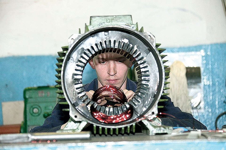 День за днем энергетики решают сложнейшие задачи. Фото: архив компании