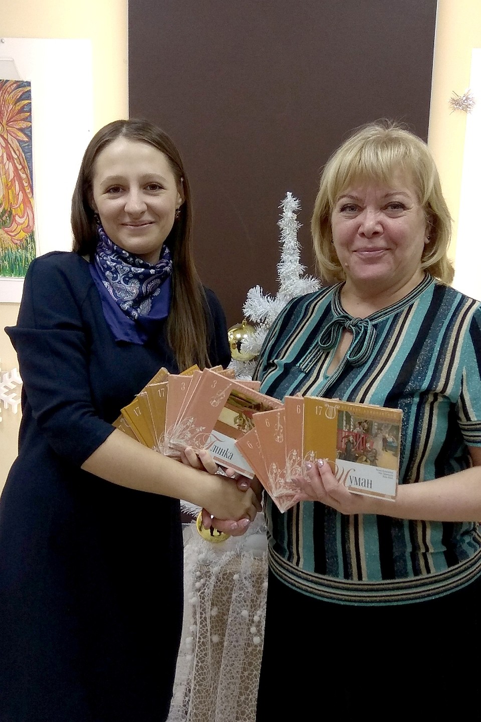 Диски с музыкой лучших композиторов.
