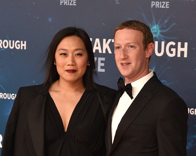 Глава Facebook или «ВКонтакте» может стать влиятельнее, чем президент какой-нибудь страны. Фото: GLOBAL LOOK PRESS