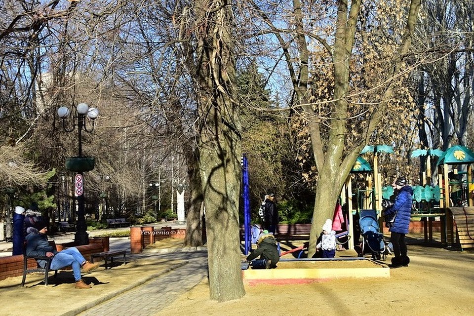 Чудесные апрельские погоды стоят в Донецке в январе. Фото: Евгении Карпачевой