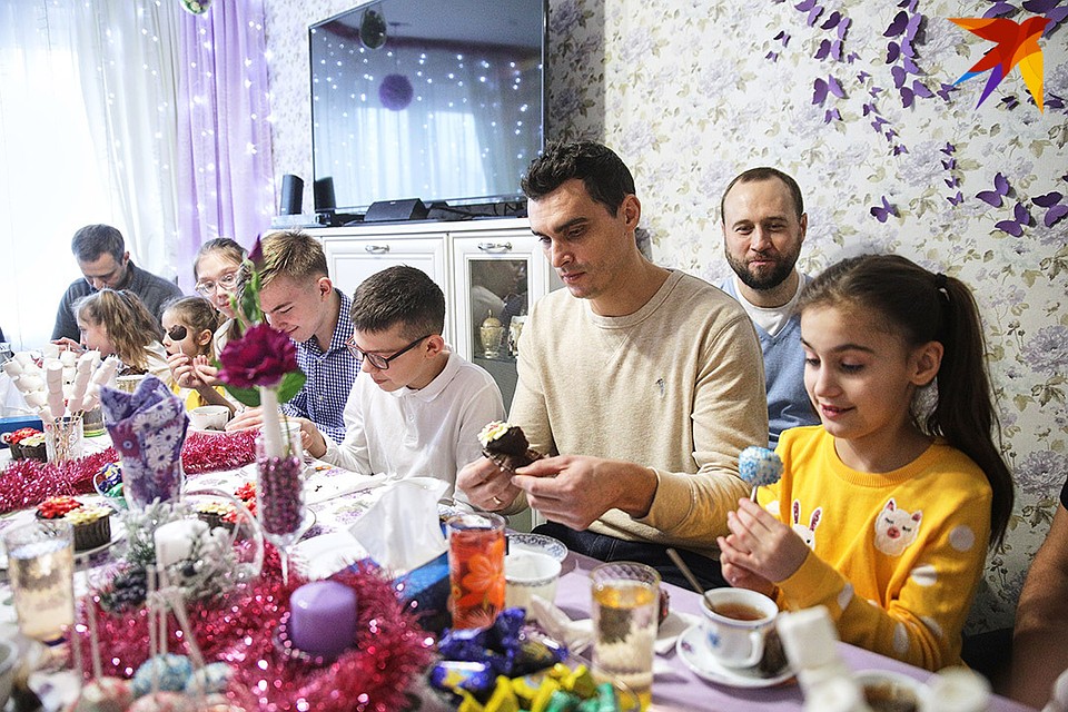 Все угощения дети готовили сами. Фото: Павел МАРТИНЧИК