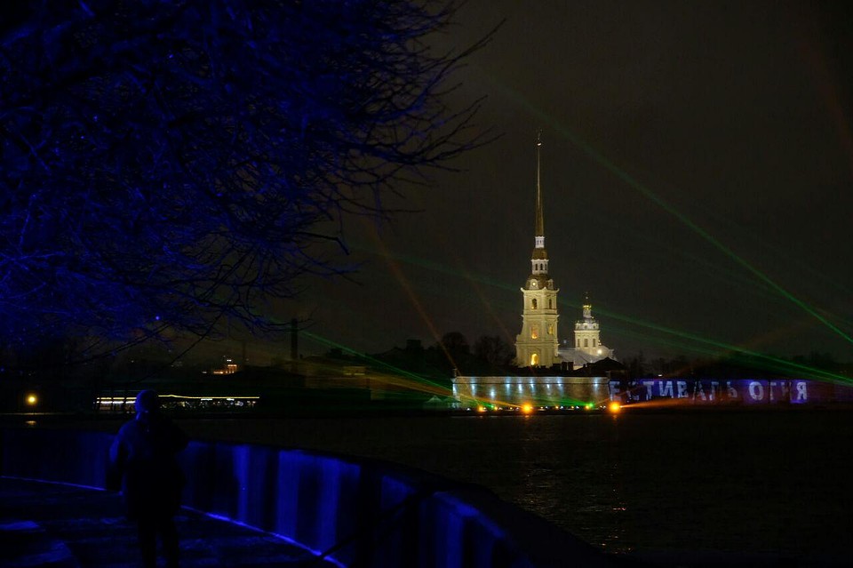 Красочное шоу развернулось в самом центре города.