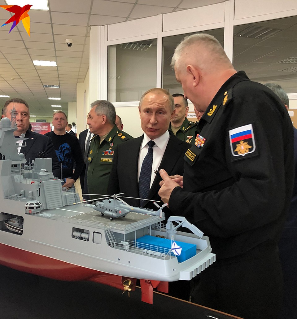 На выставке были еще десятка три боевых кораблей – в макетах и чертежах Фото: Александр ГАМОВ