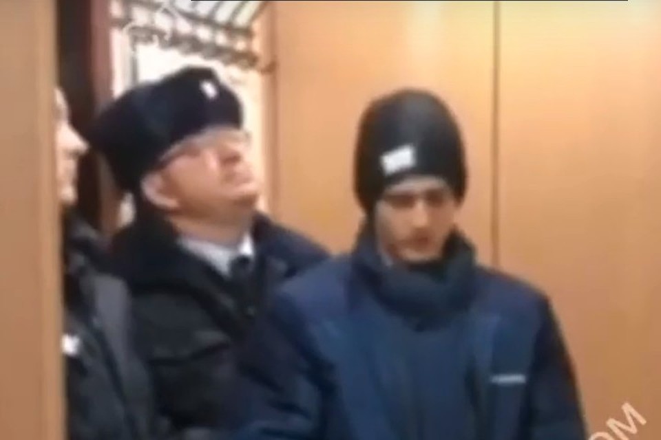 Парень уверяет: женщина первой бросилась на него с ножом. Фото: Следственный комитет России.