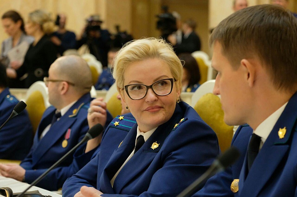 Сотрудники прокуратуры Петербурга празднуют годовщину Фото: Артем КИЛЬКИН
