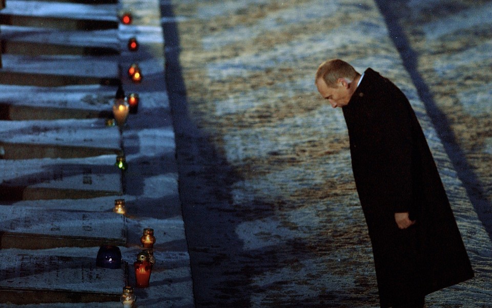 Путин в Освенциме на церемонии, посвященной 60-летию освобождения концлагеря, 2005 год.