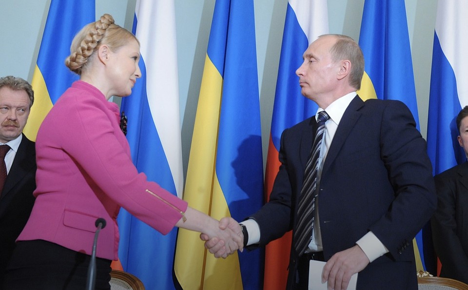 Владимир Путин и премьер Украины Юлия Тимошенко разрешили очередной газовый кризис, 2009 год.
