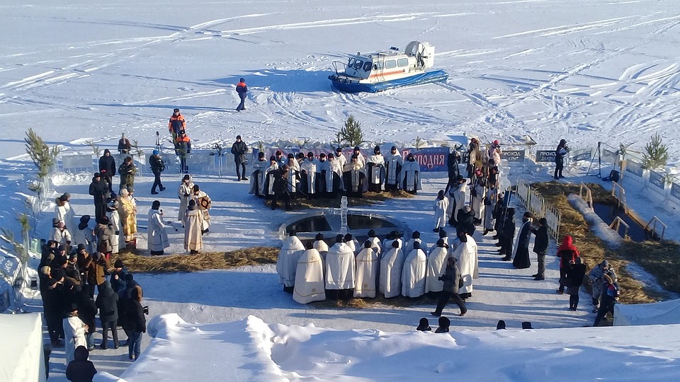 Ежегодно в купаниях принимают участие более 50 тысяч тюменцев. Фото с сайта Тобольской митрополии
