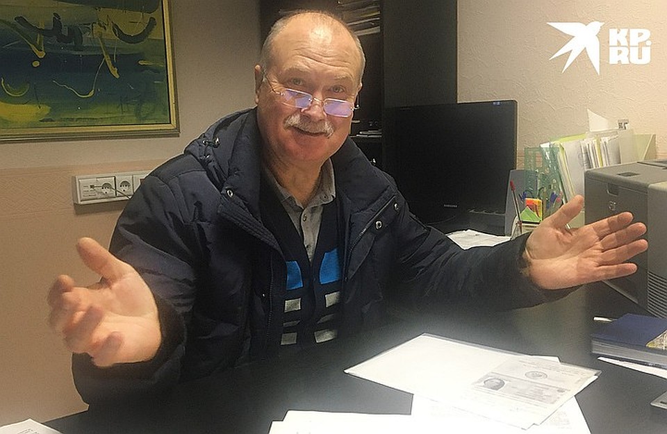 В Киришах я приехала в заброшенный бизнес-центр по адресу регистрации одной из фирм Воронова, а мне и говорят: "Мы сами его ищем". На фото: исполнительный директор фирмы «Эко Парк» Виктор Косухин. Фото: Ульяна СКОЙБЕДА