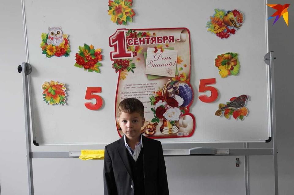 Мальчик уже месяц не ходит на занятия в частную школу, за которую платит отец.
