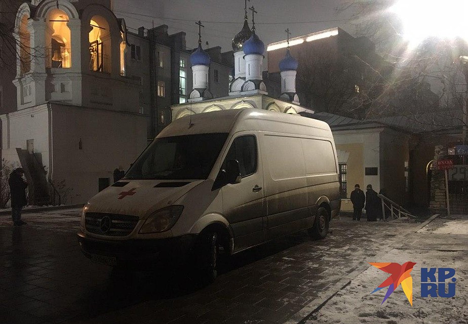 В семь часов вечера за телом приехала машина Фото: Евгения СУНДУКЯН