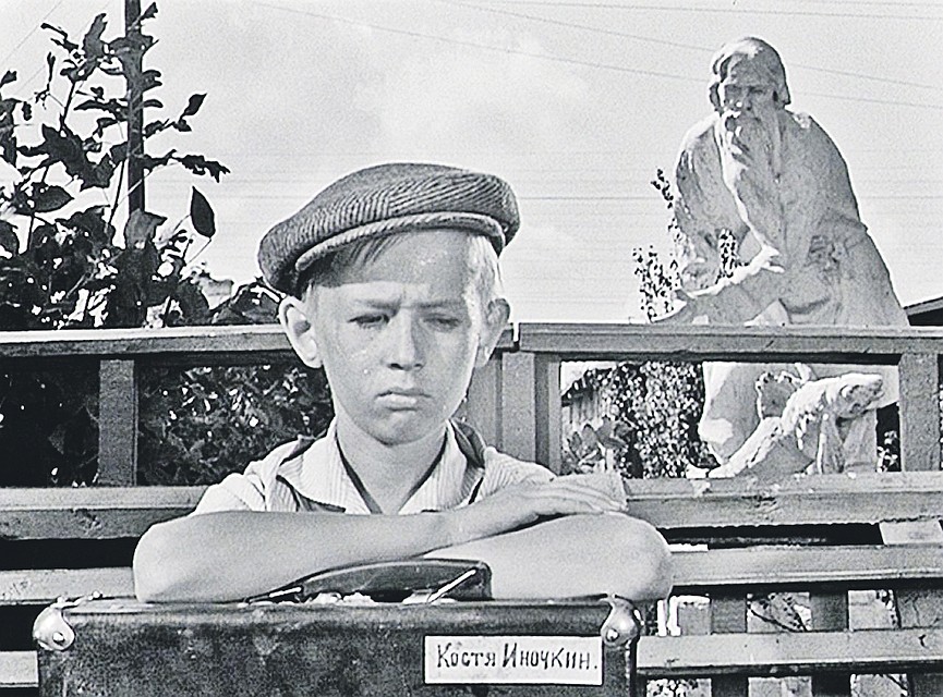 1964. «Добро пожаловать, или Посторонним вход воспрещен»: первая роль, и сразу звездная. Фото: Кадр из фильма