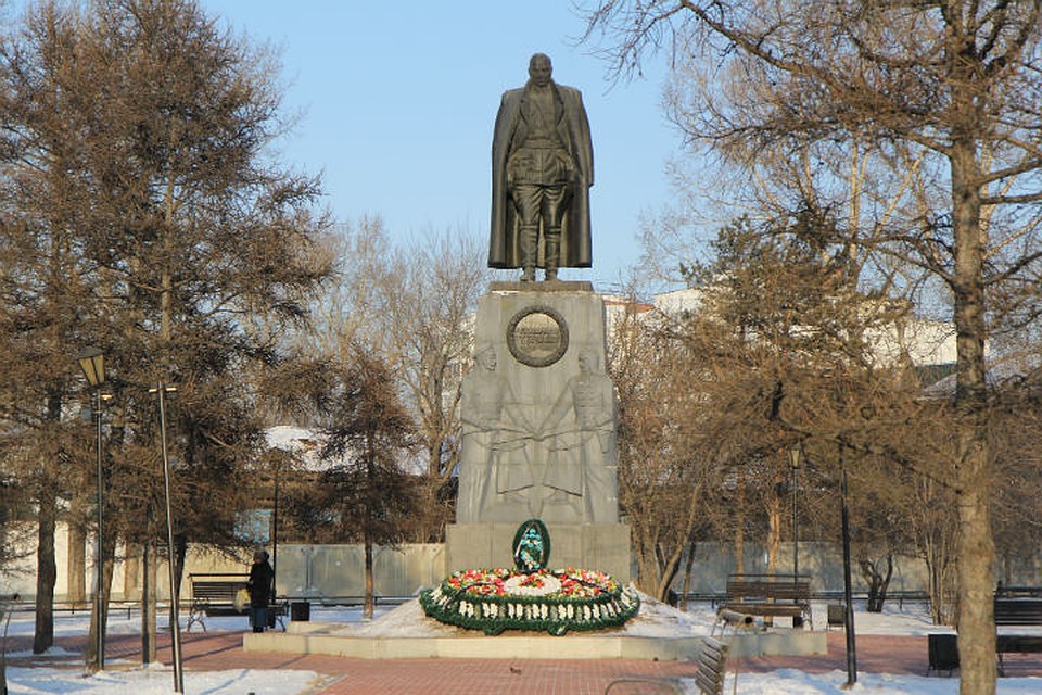 Памятник адмиралу Колчаку в Иркутске. Фото: Юлия ПЫХАЛОВА