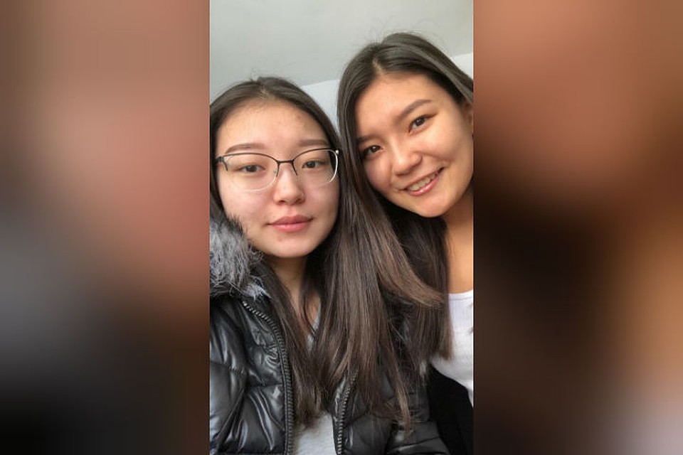 Сестры Надежда и Туяна вместе пошли на роковую тусовку. Фото: предоставлено Надеждой Прушеновой.
