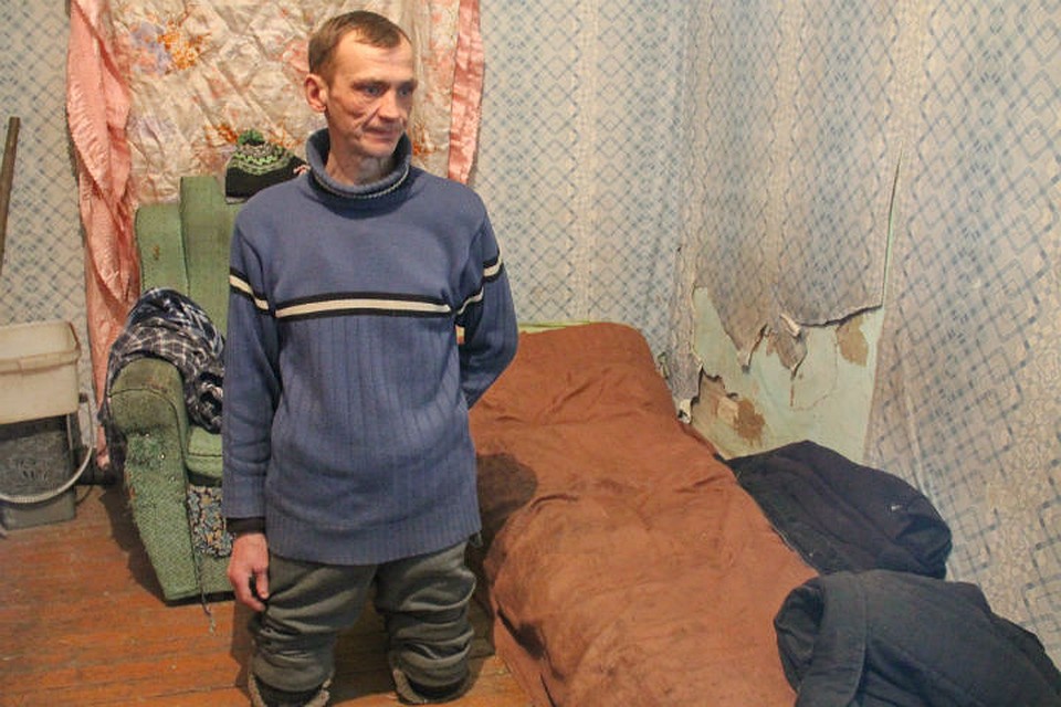 Обмороженные ноги не вернешь, но руки-то еще остались, и в душе теплится надежда на перемены к лучшему... Фото: Виктор ЧЕРНЕНКО