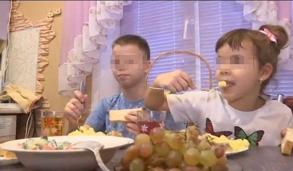 Дети стали орудием разборок в руках родителей Фото: Кадр видео