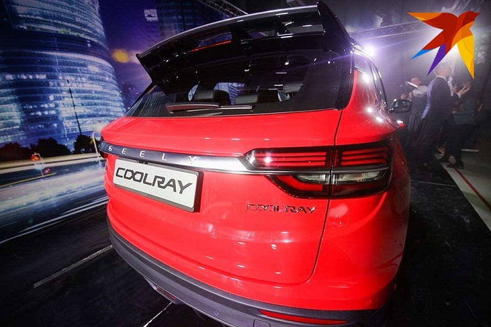 Новый кроссовер Geely Coolray конкурирует с Lada Xray Cross и Renault Sandero Stepway. Фото: Павел МАРТИНЧИК