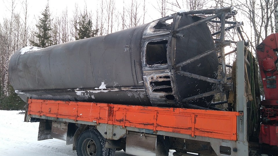 Все обломки утилизируют. Фото из группы "Подслушано Урай" во "ВКонтакте"