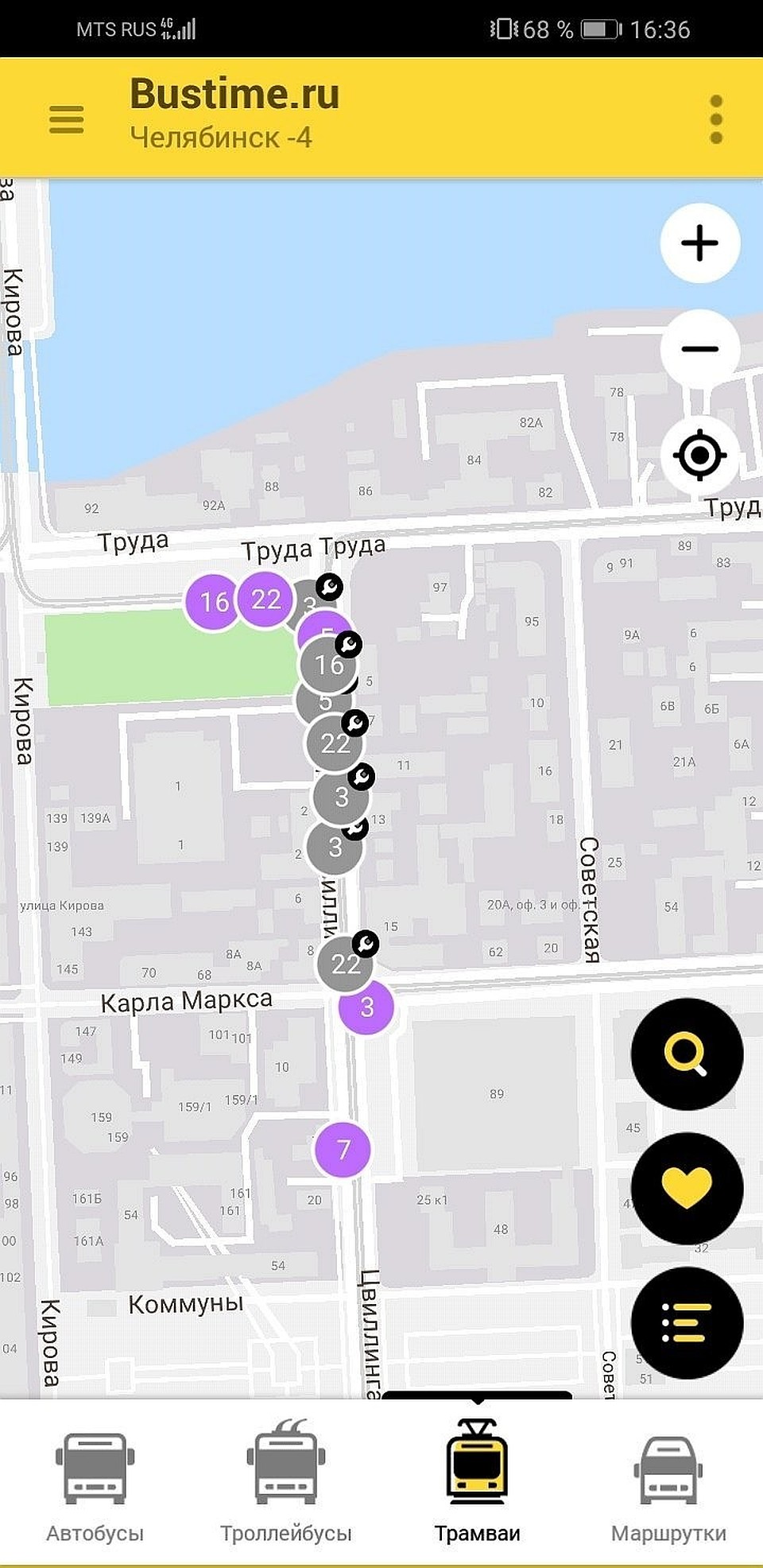 Вереница вагонов выстроилась на парализованном участке. Фото: группа "Челябинский транспорт" vk.com