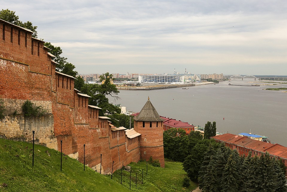 Вид на Стрелку из Кремля. Фото: Анастасия МАКАРЫЧЕВА