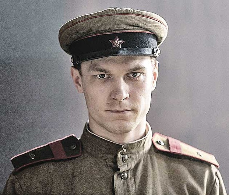 Сыгравший Константина Калашникова актер. Похожи? Фото: Кадр из фильма.