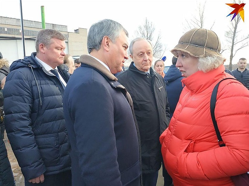 У губернатора и мэра были дела поважнее, чем разглядывать чужие сапоги, — Никитина пожаловалась Володину на беспредел местных УК Фото: Александр Уриевский