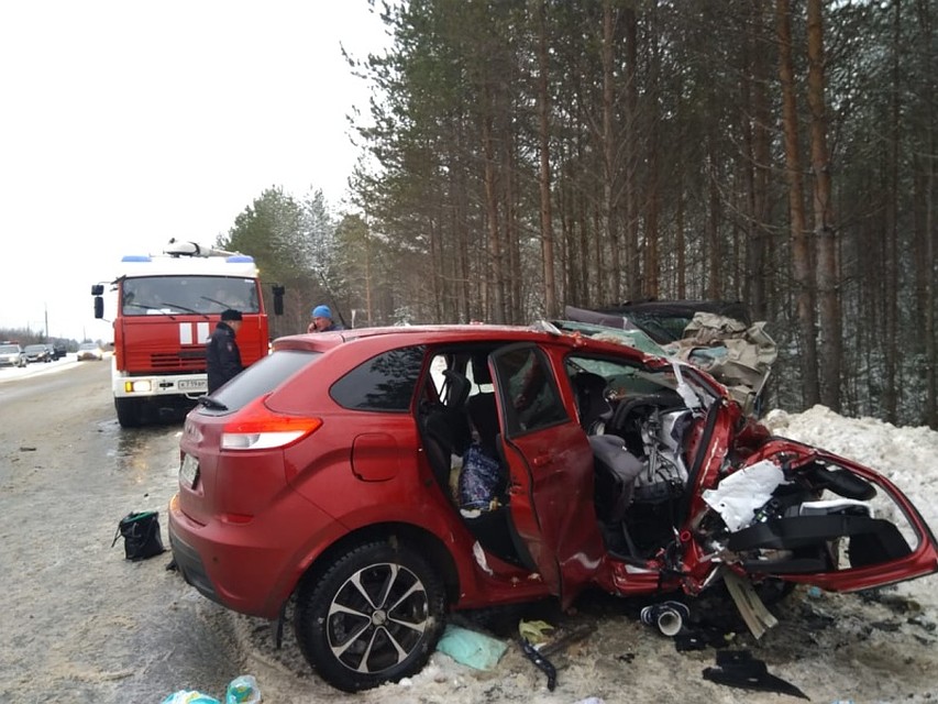 Единственный выживший в LADA XRAY – годовалая девочка. Фото: пресс-служба ГУ МЧС России по Удмуртии