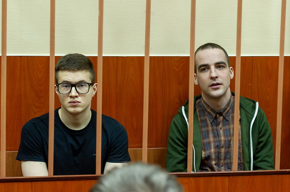 Филинков (слева) не признает вину, Бояршинов согласен с обвинением Фото: Олег ЗОЛОТО