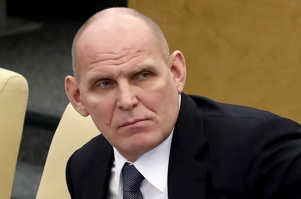 Настоящей сенсацией стало предложение депутата "ЕР" Александра Карелина. Фото: Антон Новодережкин/ТАСС