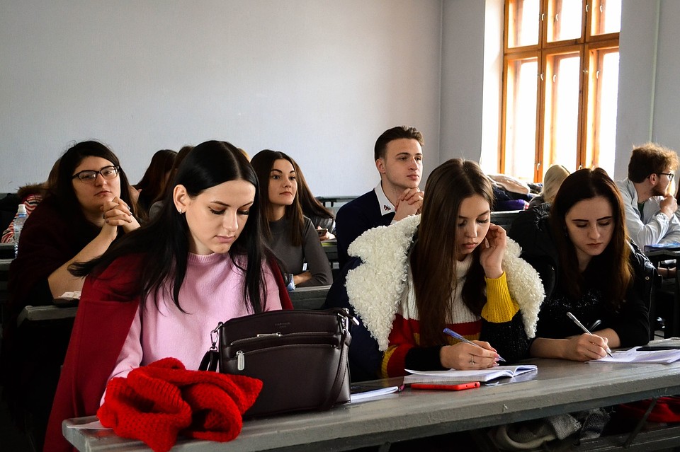 Преподаватель журналистики из Санкт-Петербурга Сергей Ильченко прочитал лекции в Донецком национальном университете. Фото: Маргарита Супрунова и Екатерина Московченко