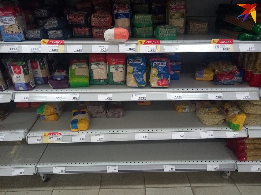 Рис и гречку раскупили Фото: Ольга ТРОФИМОВА