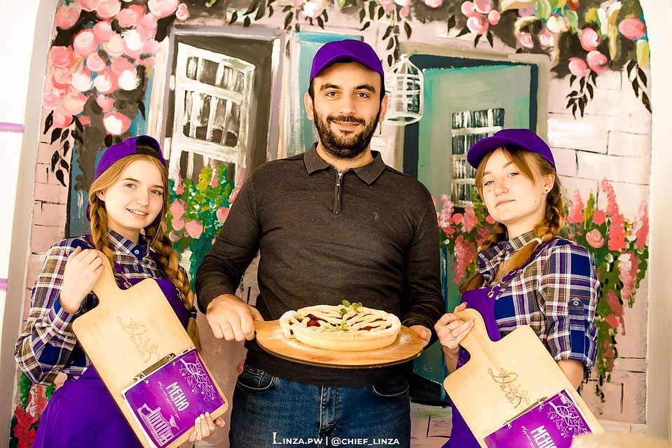 Ресторан «Дача» славится отменной кухней и настроением. Фото: Медиапортал «Линза»