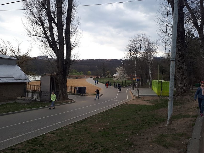 Многие пришли с детьми. Фото: Леонид РЯБКОВ