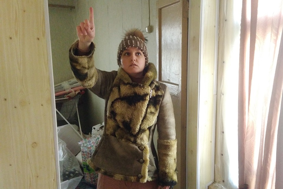 Танзиля показала дом и квартиру, в которой вынуждена проживать с отцом-инвалидом Фото: Елена КАРАЛ