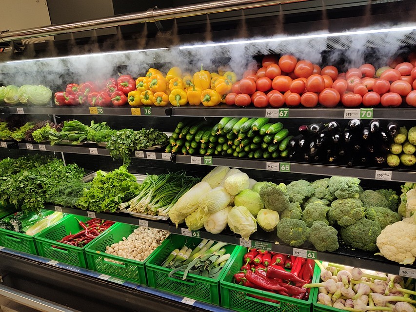 Работают только продуктовые магазины Фото: Анастасия МЕДЫНЦЕВА