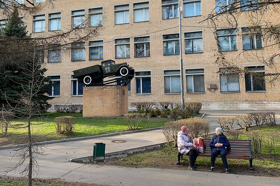 Людей пожилого возраста не особо много. Фото: Елена ПОПОВА