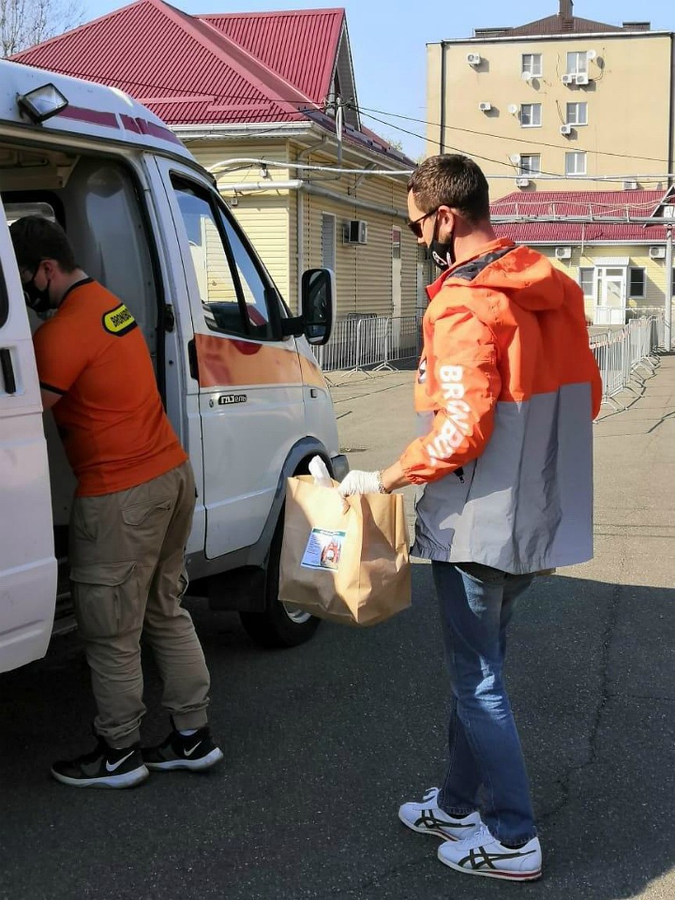 Обеды для медиков, которые сутками спасают больных
