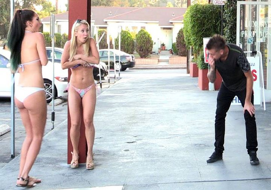 Street outdoor girlfriend jerking off