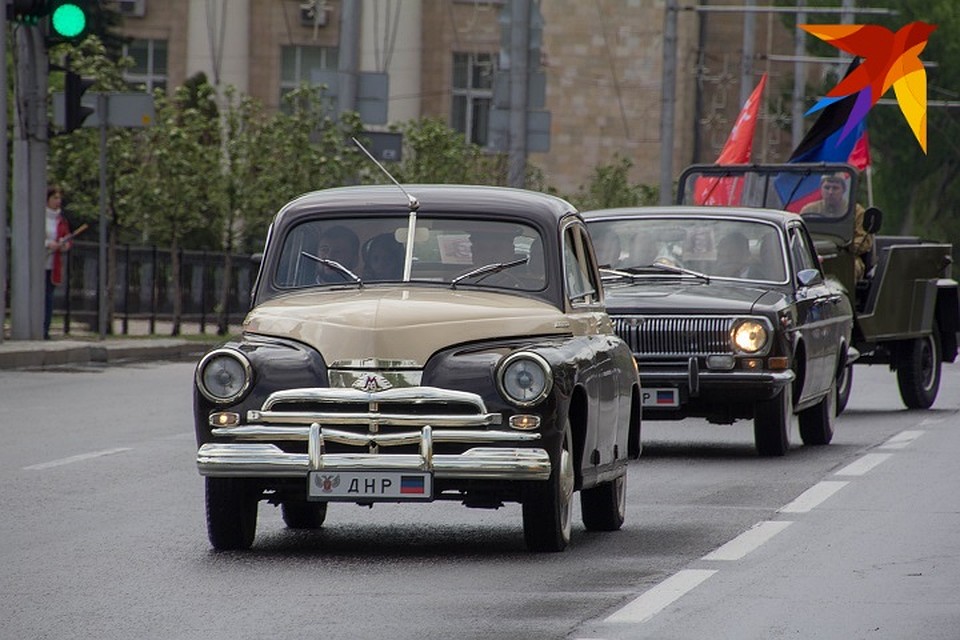 «Бессмертный полк» в Донецке 2020 прошел в формате автопробега «Великой Победы» Фото: Андрей ТРУБЕЦКИЙ