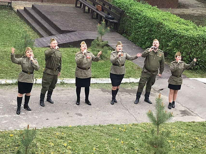 Выступление продлилось около получаса. Фото: Константин МОГИЛИН